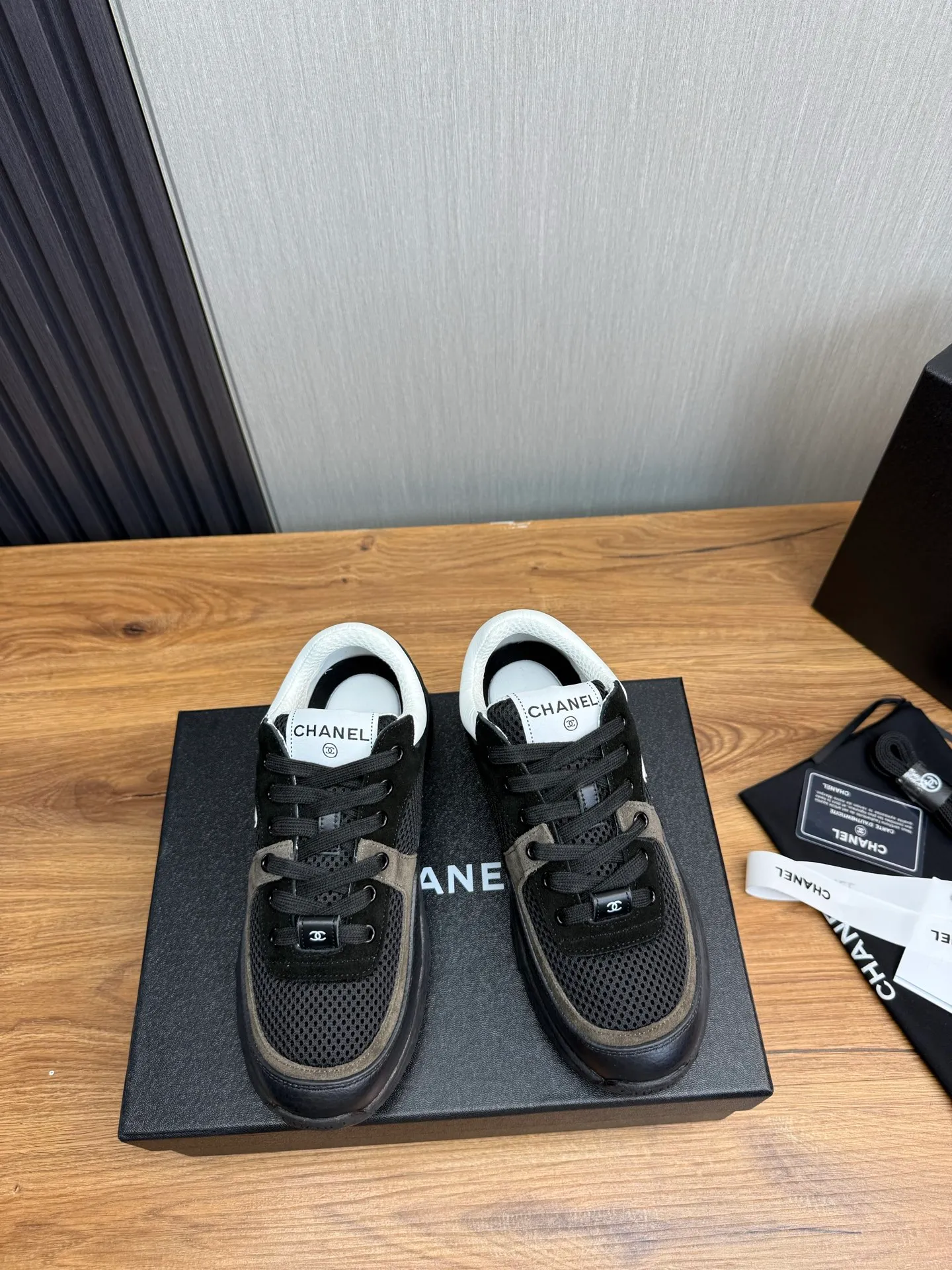 Men's men's shoes 💰600💰 Chanel Chanel 25A latest couple's white shoes casual sports shoes skate shoes 🩷💚 original purchase and development production Xiaoxiang C Home counter another super hot model, loved by Internet celebrity bloggers and ladies, various praises on social platforms, super popular and high quality 😍😍 latest material classic black and white color matching The upper foot is full of fashion 🎊🎊 ▪️Material: Original customized imported cowhide material ▪️Inner lining: Customized mesh ▪️Sole: Original open-molded TPU non-slip outsole ▪️Size: 35-44